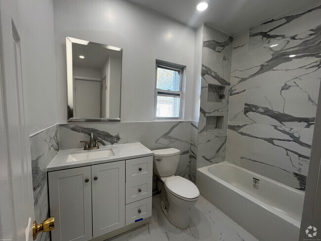 Building Photo - 11 Truman St Rental