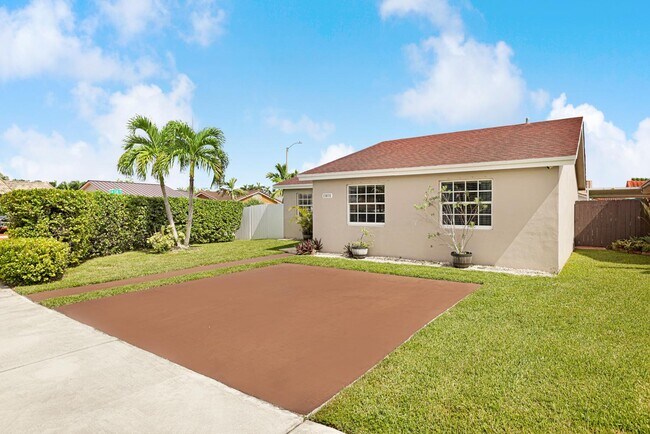 Photo - 13835 SW 23rd Ter