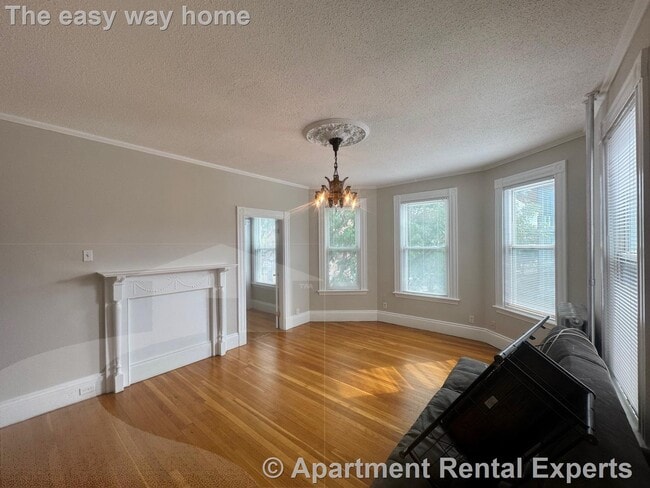 Photo - 795 Cambridge St