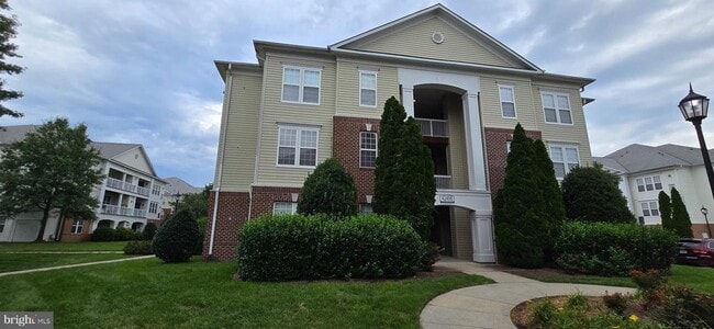 Building Photo - 42496 Mayflower Terrace Unit 201 Rental