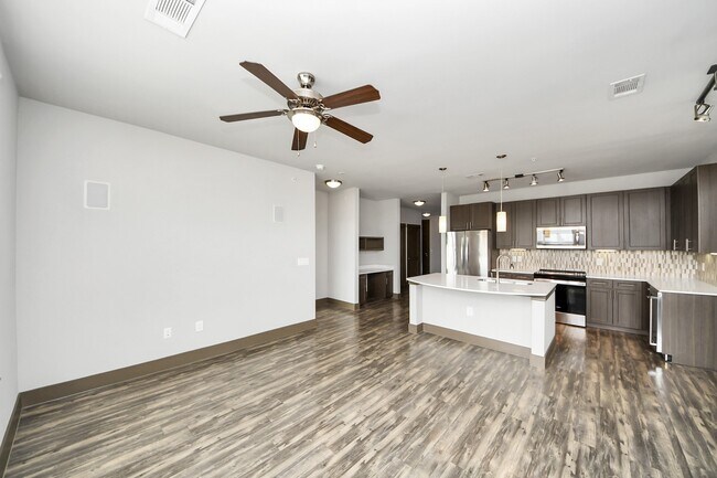 Photo - 5454 State St Unit 1519