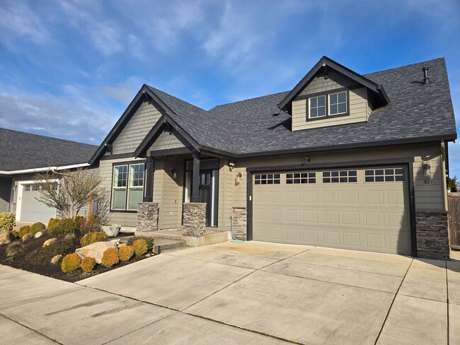 Building Photo - 3-Bedroom Home with RV Parking Near Valley River Center