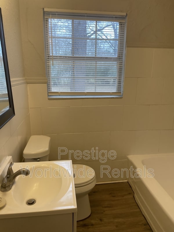 Photo - 1034 Brooks Rd