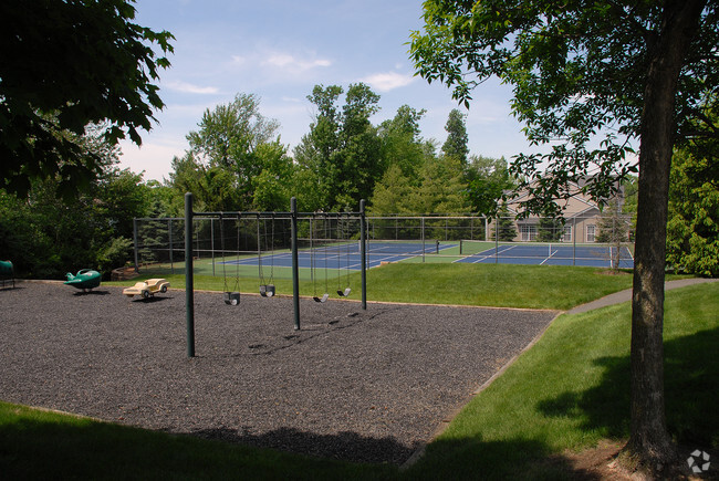 McKinley Court at Montgomery Hills - McKinley Court at Montgomery Hills Apartments