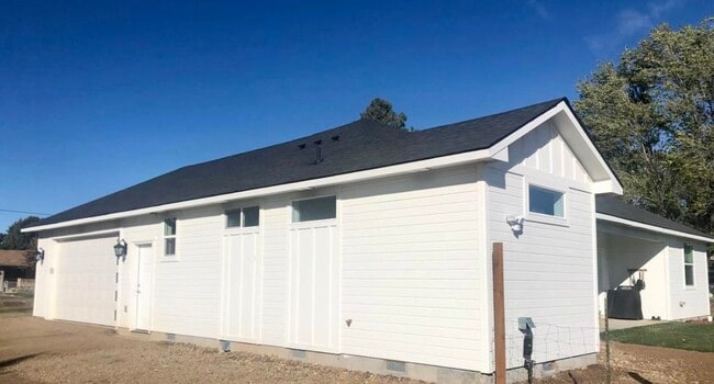 Photo - 4280 NE Alexander Way