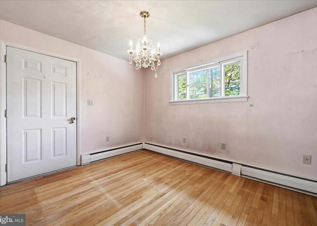 Photo - 904 Crestview Ave