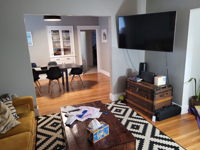 Photo - 16 Chipman St Apartments Unit 16 Chipman