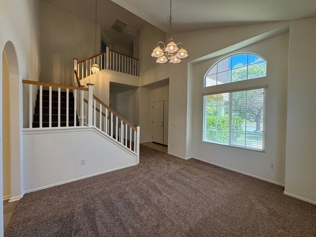 Photo - Spacious 4 Bedroom Home in Victorville
