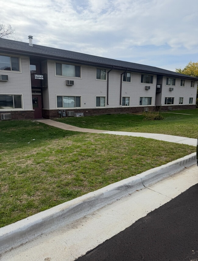 Photo - 4806-4814 Dale Street