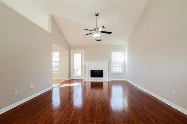 Photo - 535 Saddle Ridge Dr