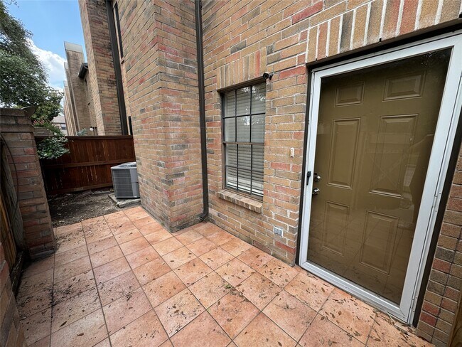 Building Photo - 9800 Pagewood Ln Unit 2802 Rental