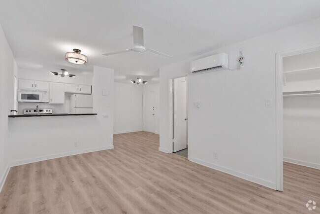 Building Photo - 4103 Speedway Unit 205 Rental