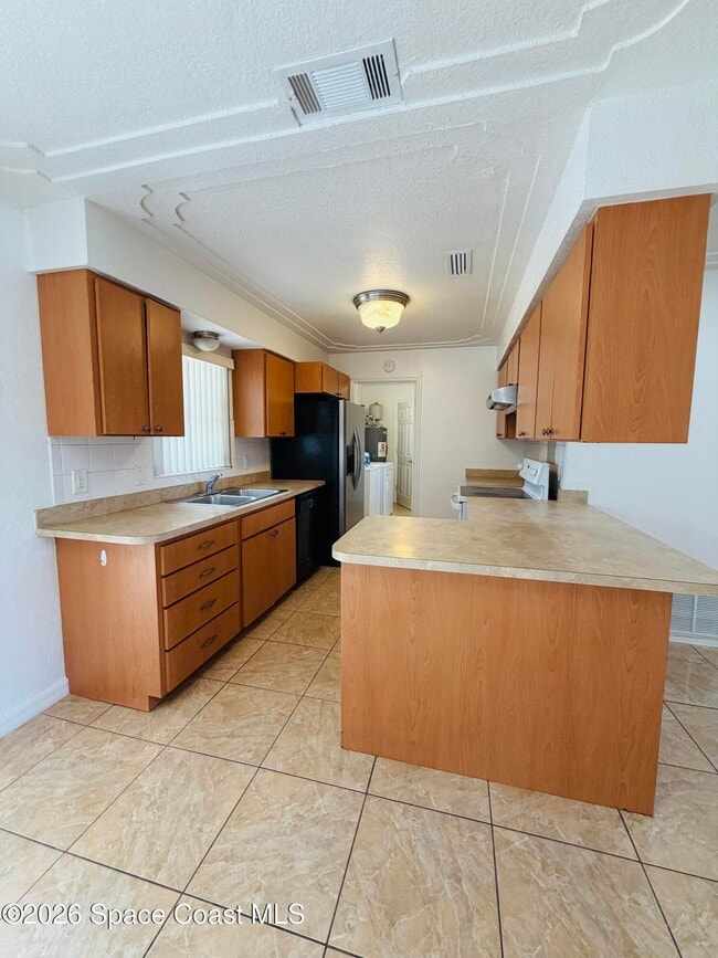 Photo - 981 Palmer St