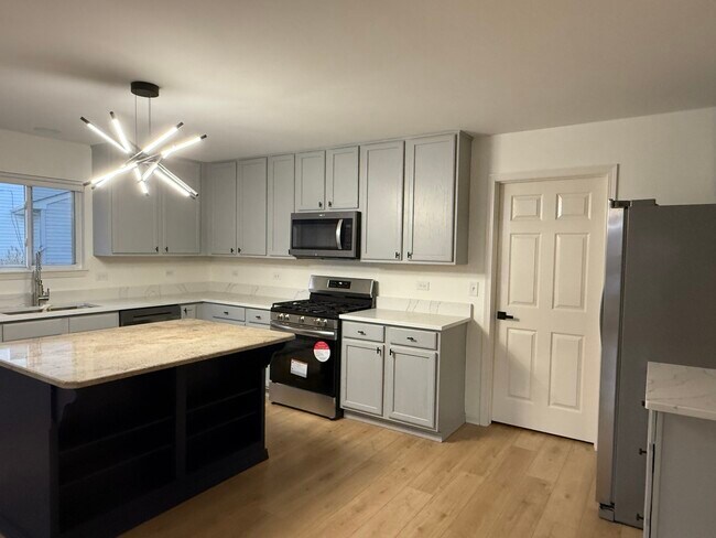 Photo - 1015 Bayhill Ln