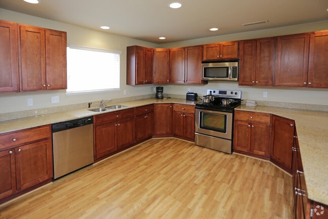 Interior Photo - Strata Estates of Williston Rental