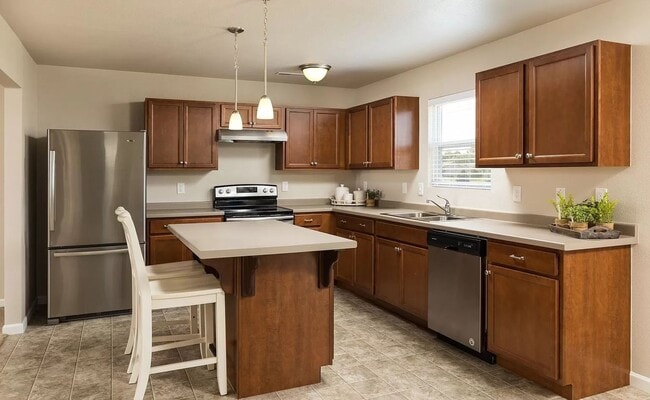 Photo - Large Colonial for Lease in Highly Rated Mattawan Schools