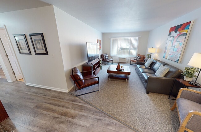 Lake Pointe Apartment Homes