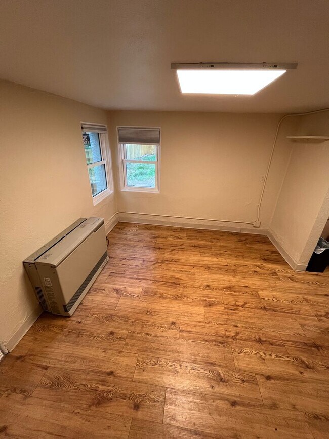 Photo - 934 8th St Unidad 1/2 (Basement )