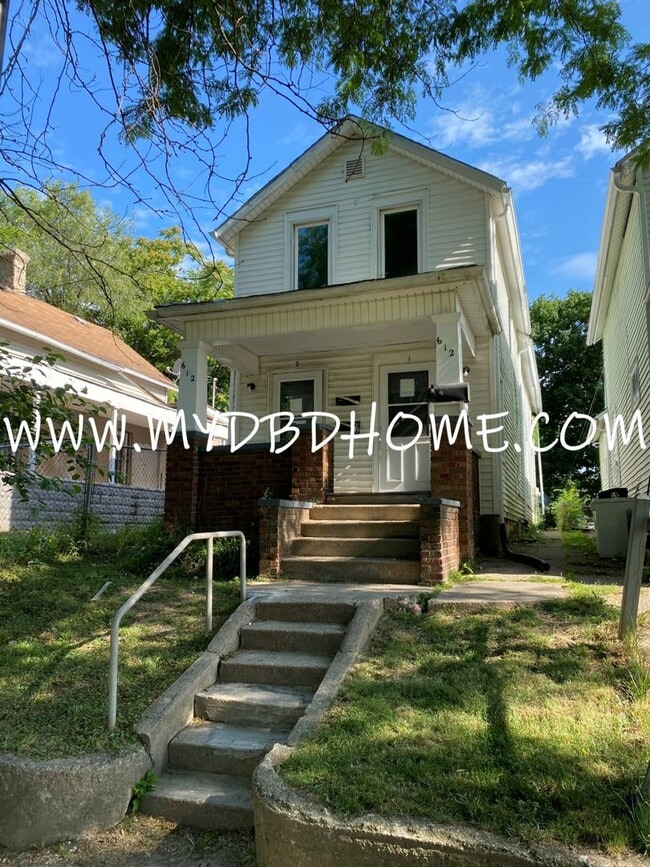 Building Photo - 612 Walnut St Unit Apt. 100