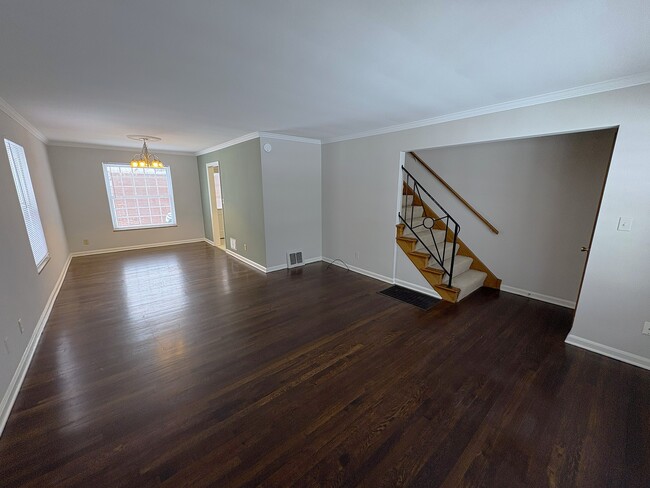 Photo - 2058 Harwitch Rd