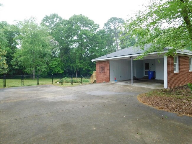 Photo - 127 N Wildwood Dr