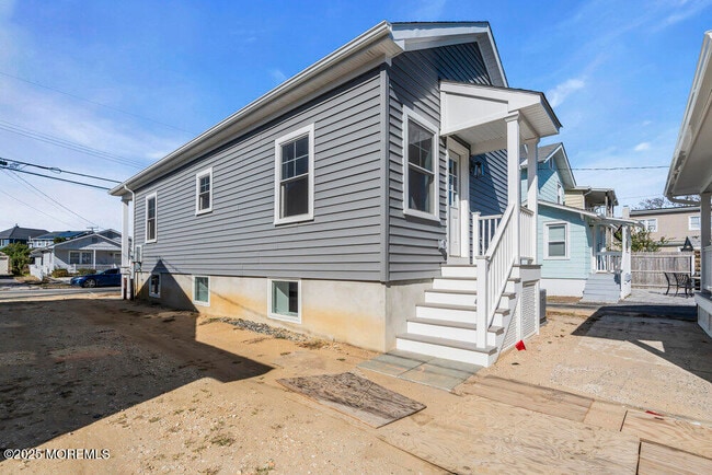 Photo - 1708 B St