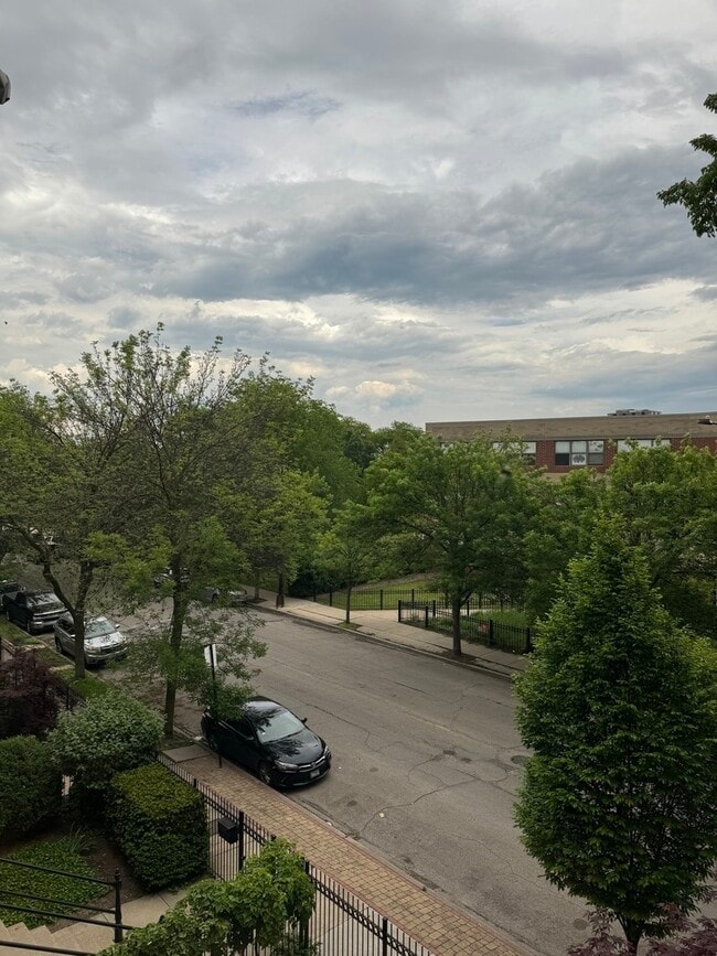 Photo - 750 S Oakley Blvd Unit 3