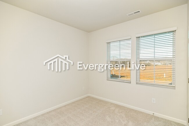 Photo - 692 Shoemaker Ln