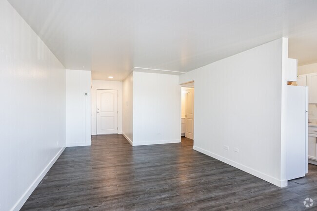 3BR, 2BA - 921SF - Living Room - Grace Apartments