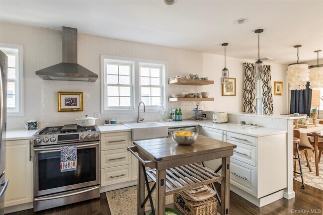 Photo - 77 Hillcrest Ave