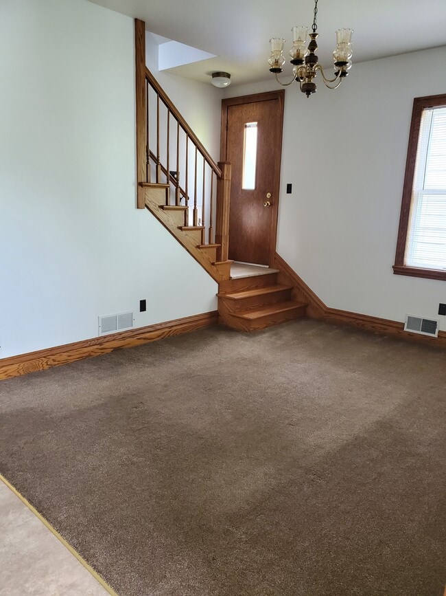 Photo - 384 Gilmore St