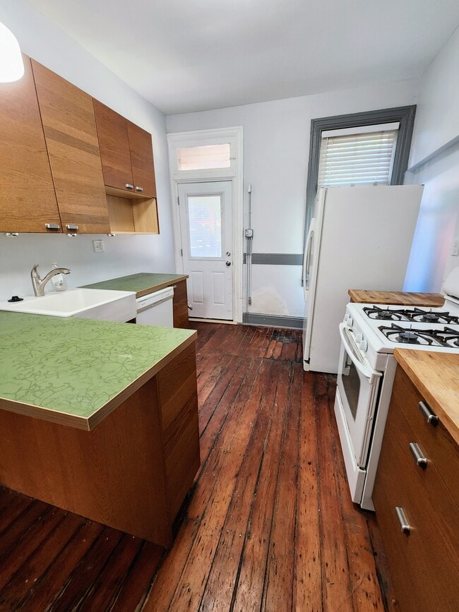 Photo - 164 Almond Way