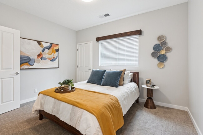 Photo - Raintree Apartments