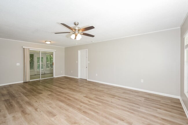 Photo - 923 N Grove St