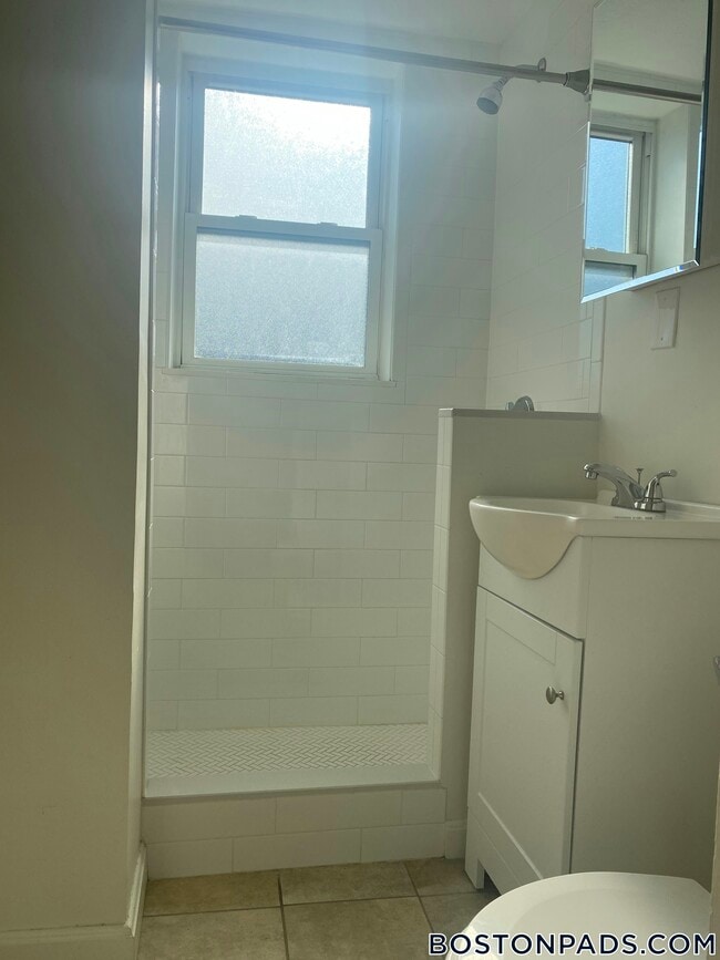 220 Hanover St Unit 27