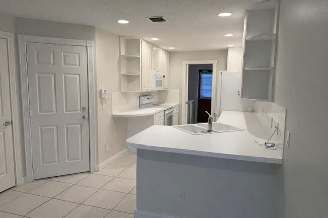 Photo - 3200 W Community Dr