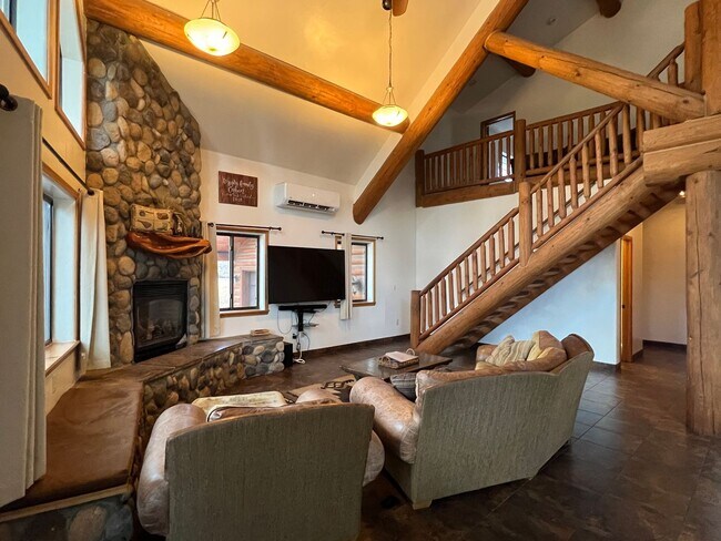 Photo - 3 Bedroom, 2.5 Bath Mountain Home on 1 Acre