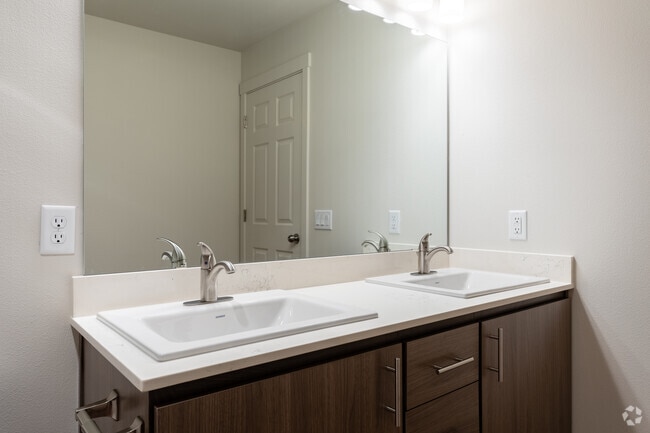 2BR, 1BA - 1,034 SF
