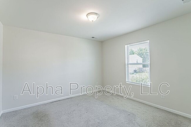 Photo - 304 Long Grove Ln