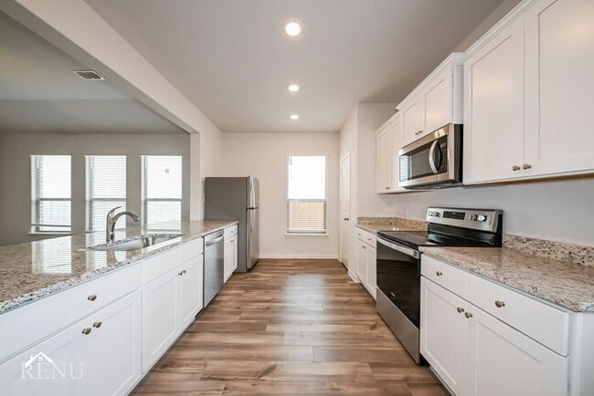 2041 Hialeah Dr