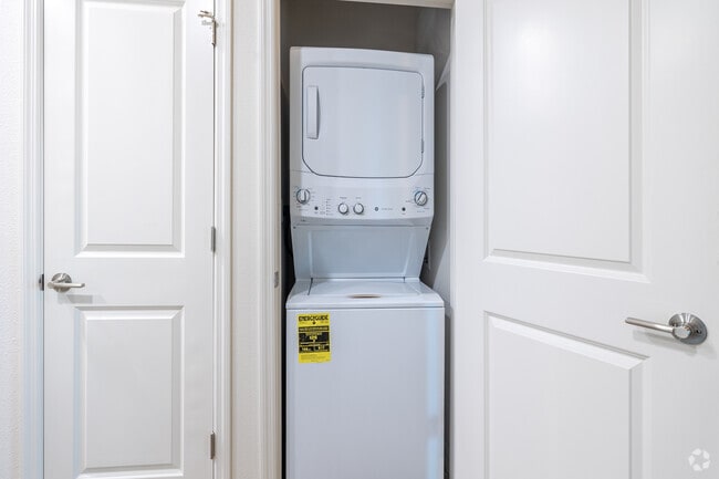 1BR, 1BA -750SF - 2202 - Laundry