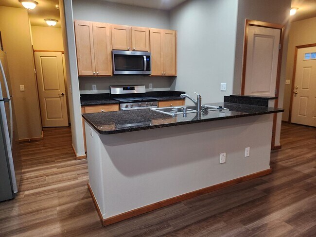 Photo - 6216 Malloy Ave