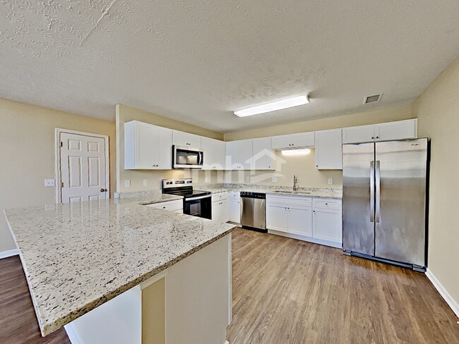 Photo - 1456 Westview Dr