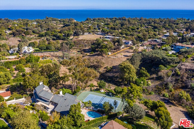 Photo - 28942 Boniface Dr