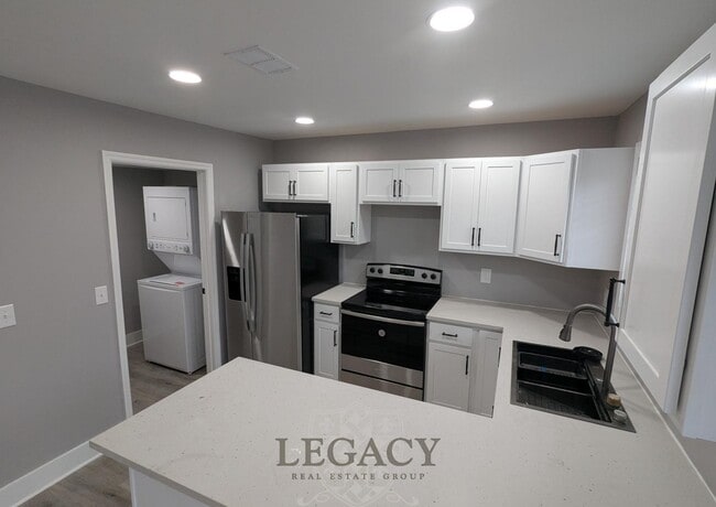 Photo - 408 Huntington Ridge Dr