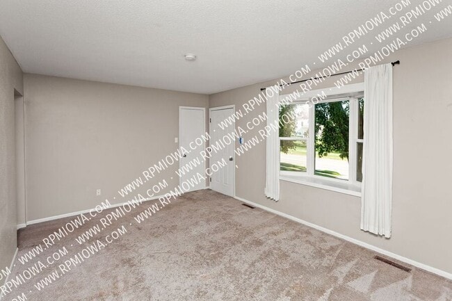 Photo - 1000 W Broadway St