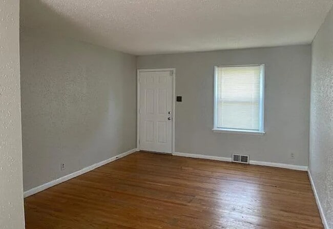 Photo - 9327 Nelan Dr