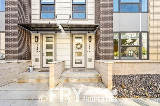 Building Photo - Townhome Steps from Sloans Lake