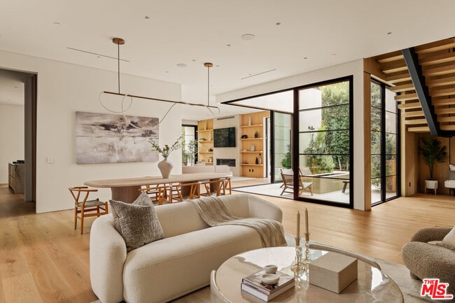 Photo - 11937 Addison St