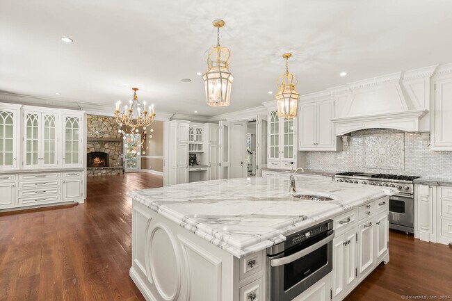 Photo - 386 Westover Rd